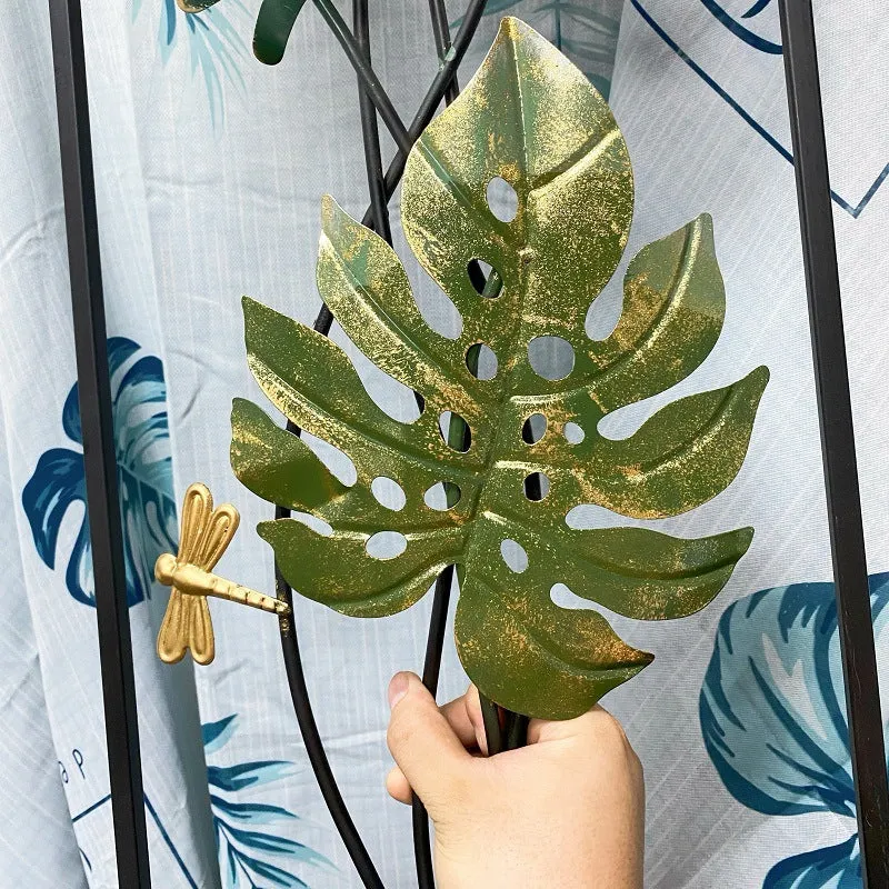 Dekorative Metall Wandkunst mit tropischem Blätterdesign Karnz