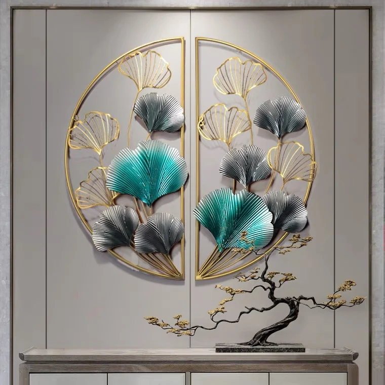 Dekorative Metall Wandkunst mit floralem Design Karnz