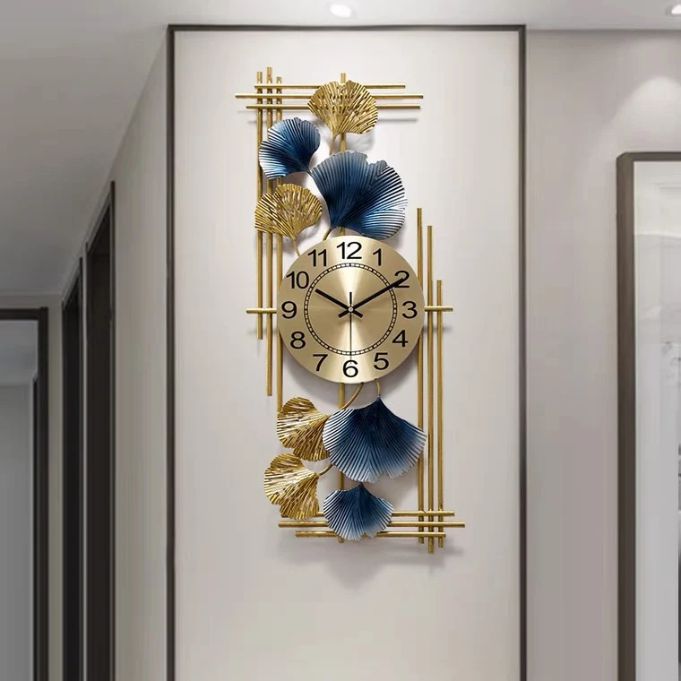 Künstlerische Wanduhr Karnz