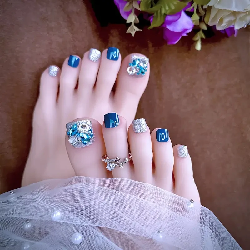 Dekorative Pediküre Nagelkunst Karnz