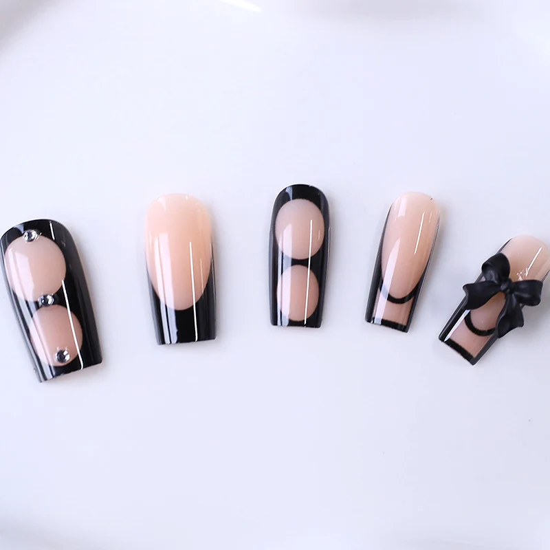 Dekorative Nagelkunst Verlängerungen Karnz
