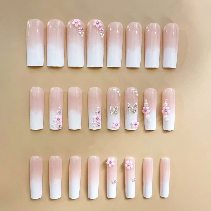 Dekorative Acryl-Nagelverlängerungen Karnz