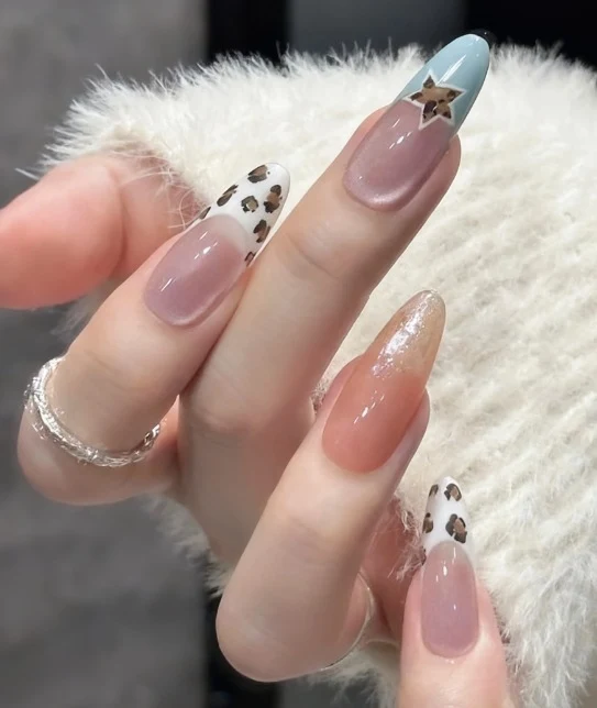 Dekorativer 3D Nagelkunst-Kit Karnz