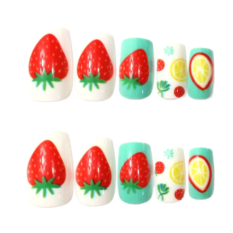 Kreative Erdbeer-Nagelkunst Karnz