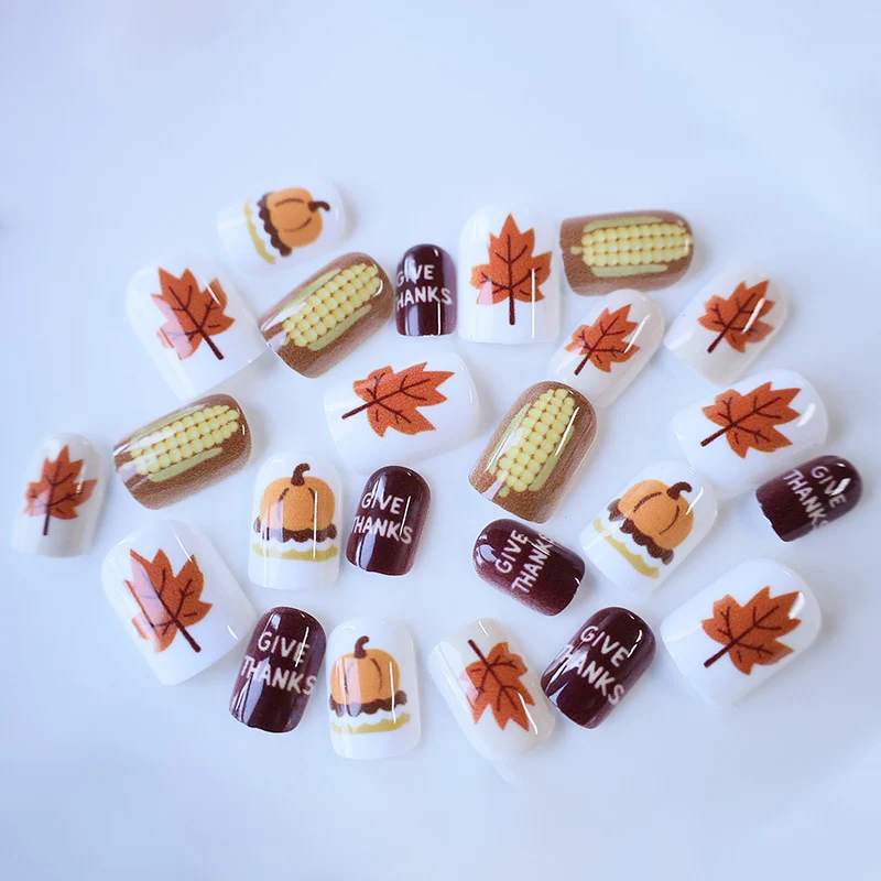 Herbst-inspiriertes Nagelkunst-Set Karnz