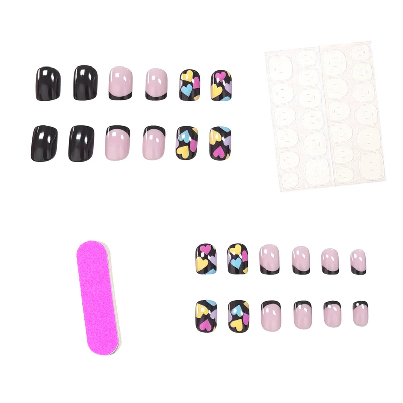 Künstlerisches Herzmuster Nagelkunst Karnz