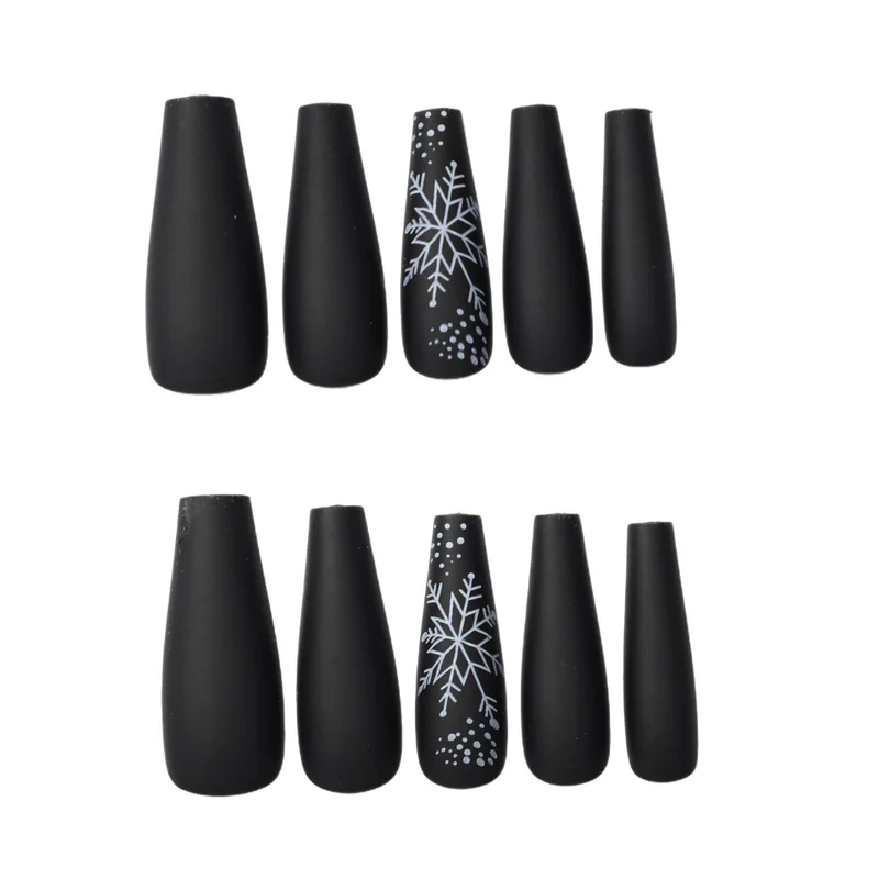Künstlerisches Winter-Themen Nagelkunst Design Karnz