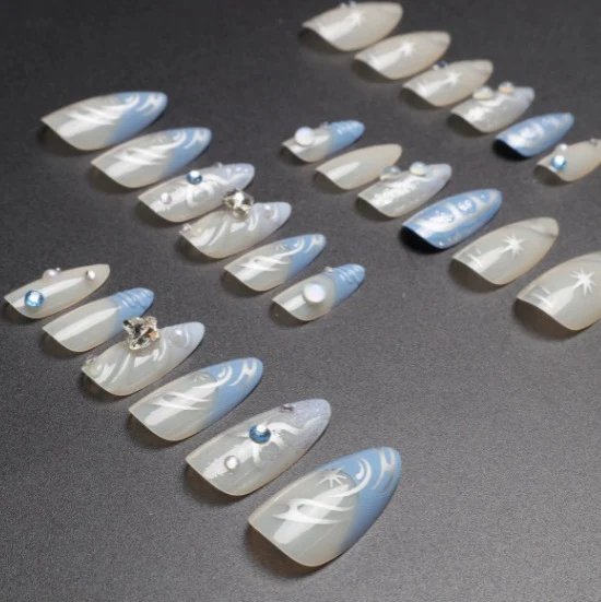 Künstlerische Stiletto-Nagelkunst-Erweiterungen Karnz