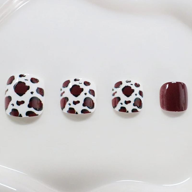 Künstlerische Pediküre Nagelkunst Karnz