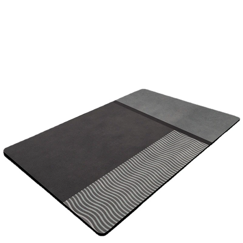 Plüsch-Mikrofaser-Badematte mit elegantem Streifenmuster