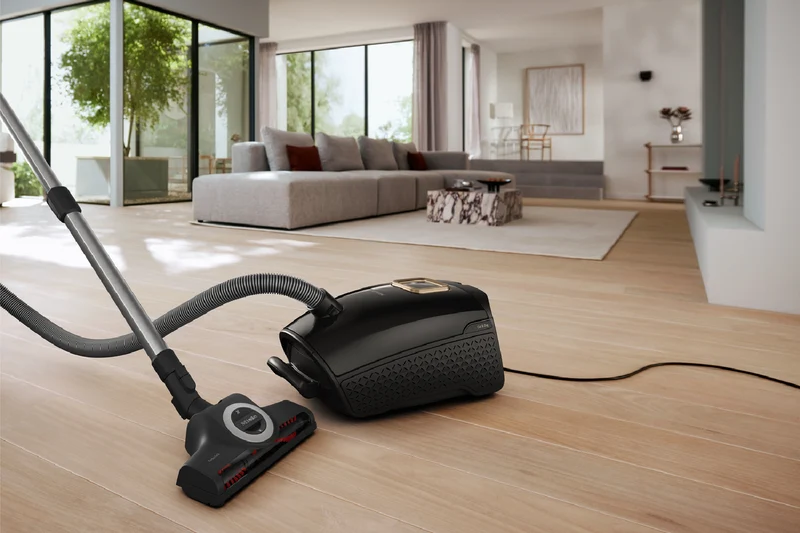 Miele Guard L1 Cat & Dog Bagged Vacuum Obsidian Black