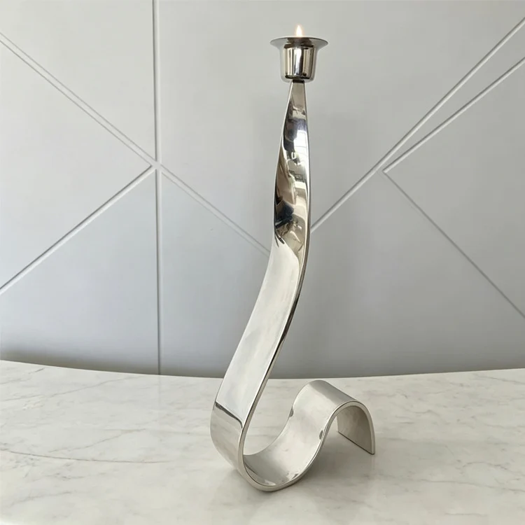 Eleganter Drehdesign Kerzenhalter
