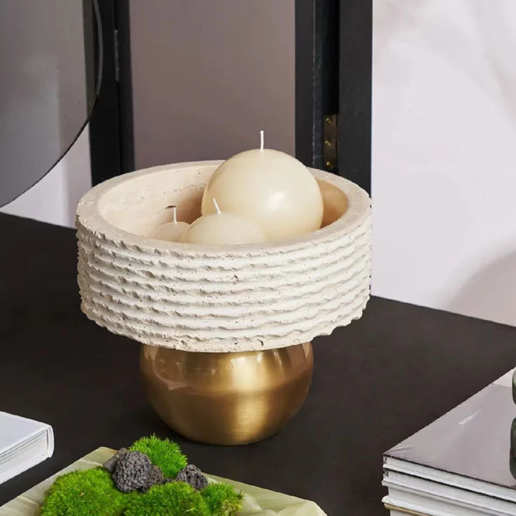 Eleganter strukturierter dekorativer Blumentopf