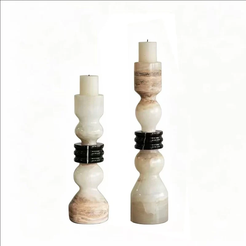 Dekorativer Teelichthalter mit skulpturalem Design