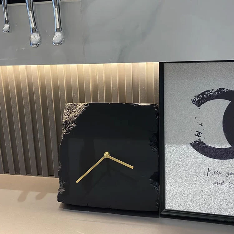 Zeitgenössische dekorative Wanduhr