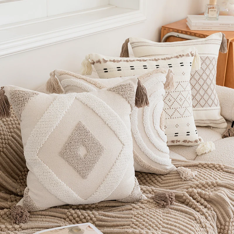 Dekoratives Boho-Tufted-Kissenbezug mit Quasten und geometrischem erhabenen Schlaufenmuster