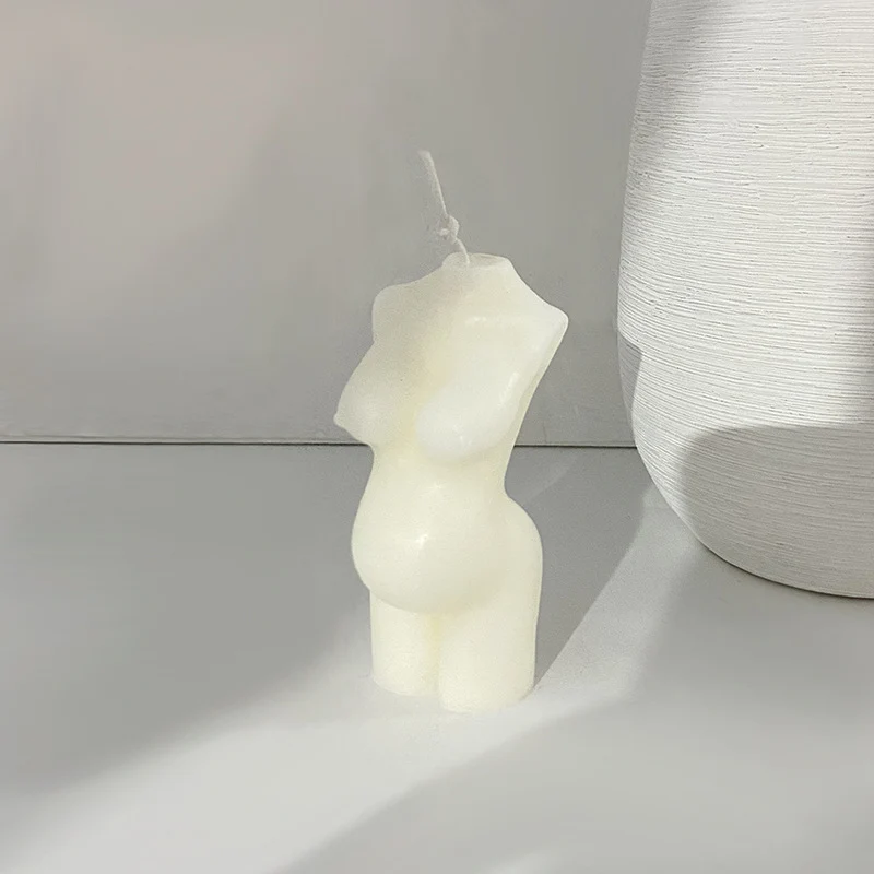 Handgegossene schwangere Torso Skulpturale Soja-Wachskerze