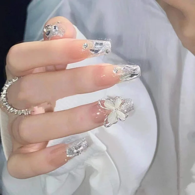 Glamouröse florale Acryl-Nagelkunst-Erweiterungen Karnz