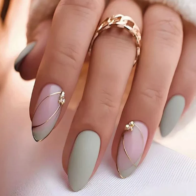 Glamouröse mandelgroße Nagelverlängerungen Karnz