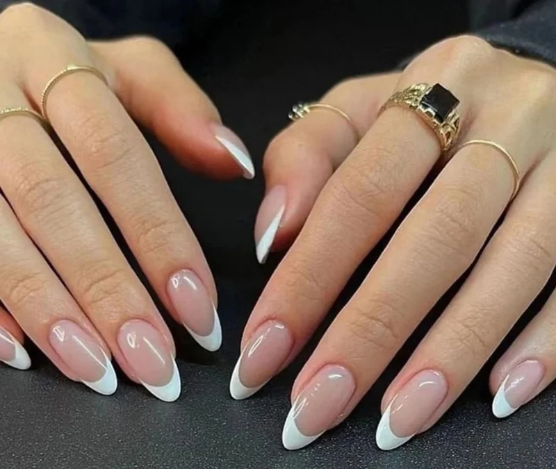 Elegante Französische Spitzen-Nagelkunstverlängerungen Karnz