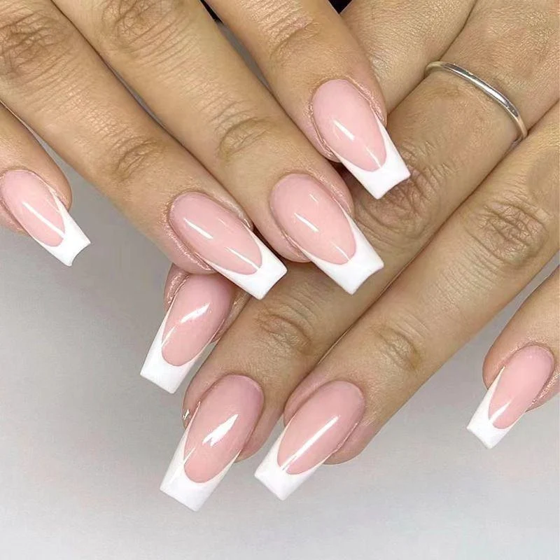 Elegante französische Tipp-Nagelkunstverbesserungen Karnz