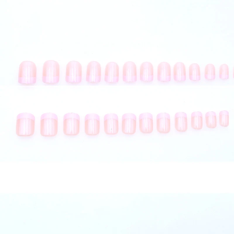 Elegante Französische Spitzen-Gel-Nagelkunst Karnz