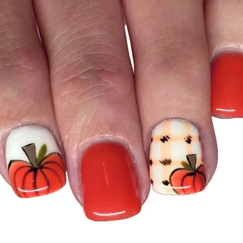 Festliche herbstliche Nagelkunst Karnz