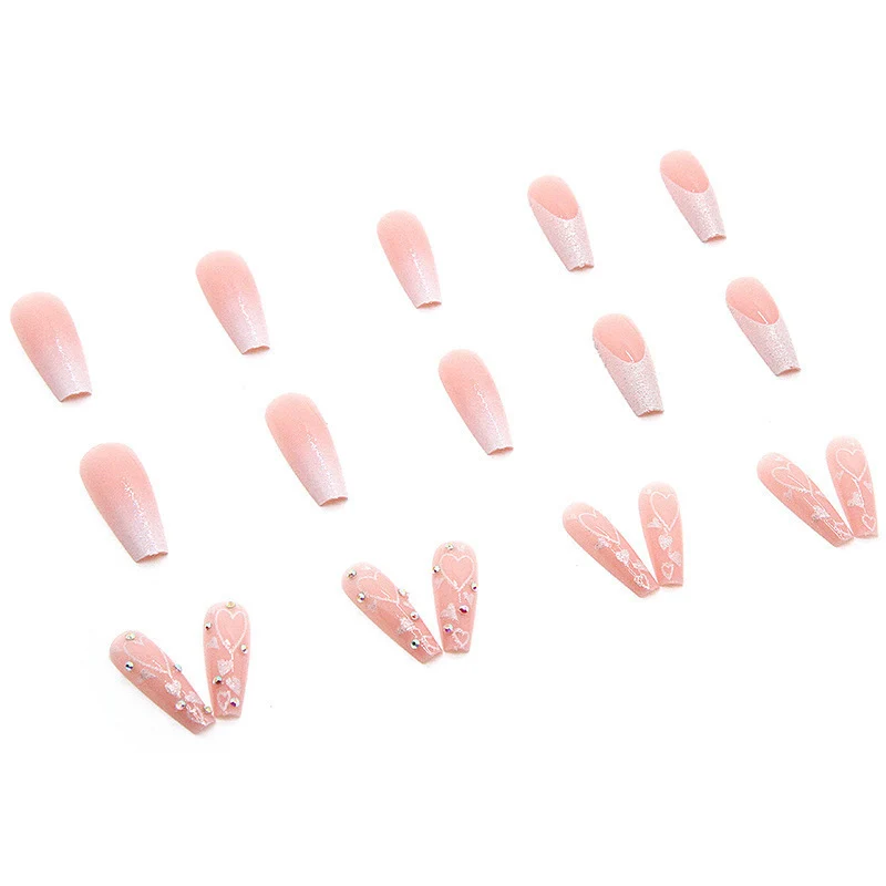 Elegante Herz-verzierte Nagelverlängerungen Karnz
