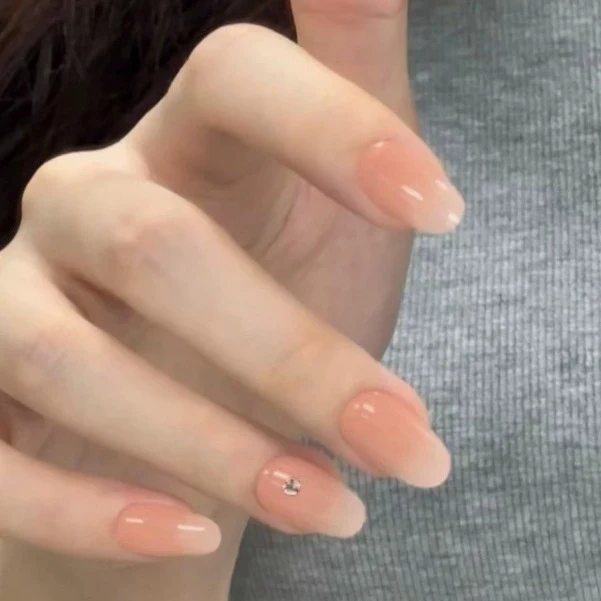 Elegante Gradient Nagelkunst Verbesserungen Karnz