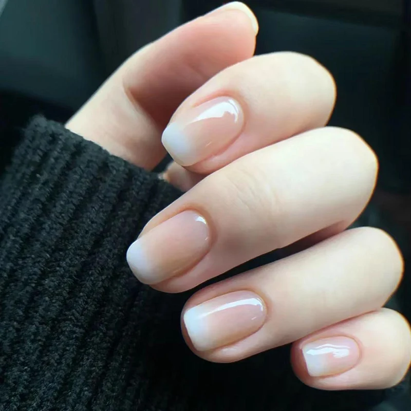 Elegante Gel-Nagelkunstverlängerungen Karnz