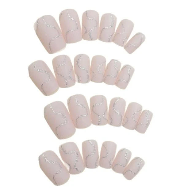Elegante Gel-Maniküre Karnz