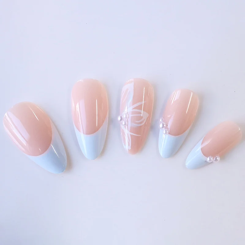 Elegantes blumenakzent Acrylic-Nageldesign Karnz