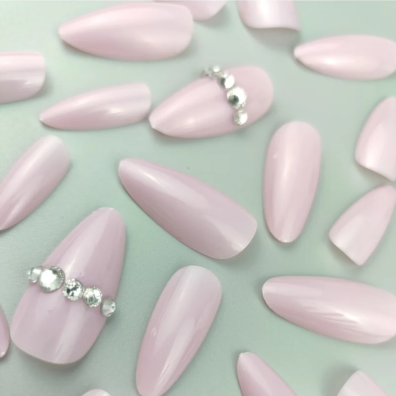 Elegante mandelförmige Nail Enhancements Karnz 1789915615