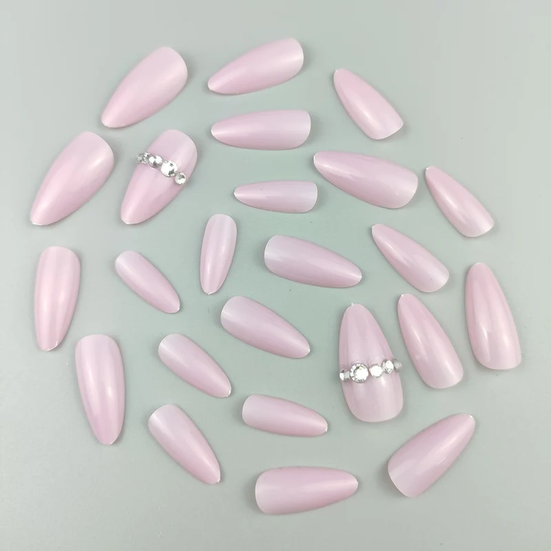 Elegante mandelförmige Nail Enhancements Karnz 1789915615