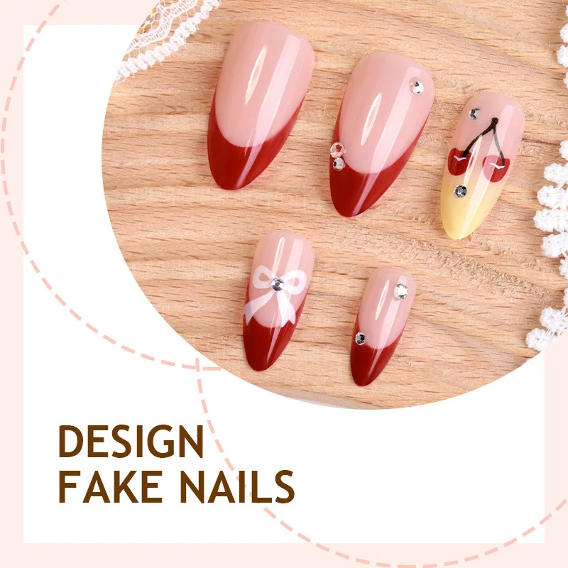 Kunstvolles Nagelset mit Glitzer- und Herzdesign Karnz