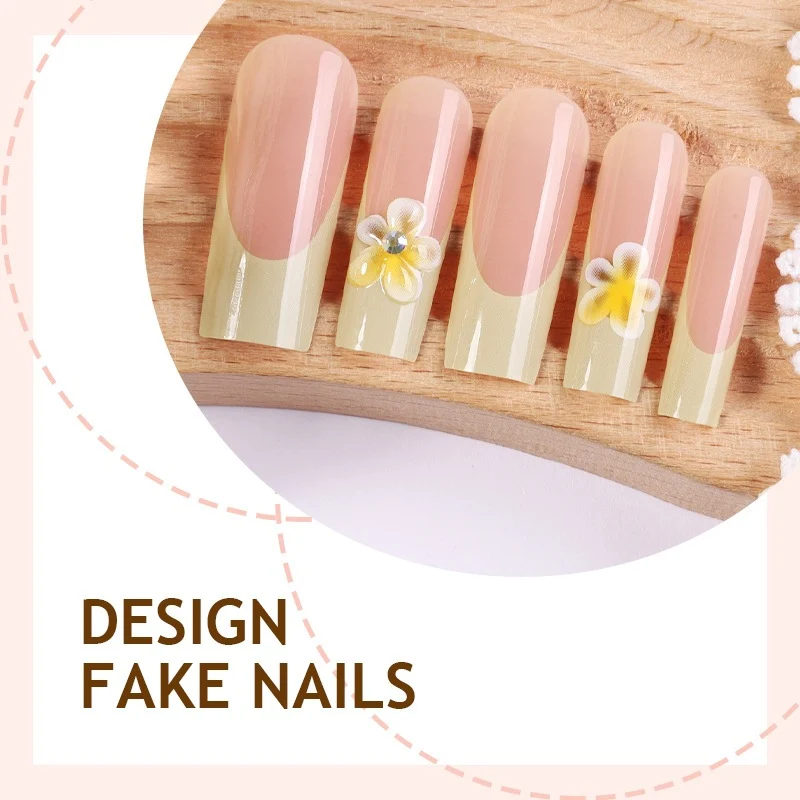 Kunstnagelset mit zarten Blütenverzierungen Karnz