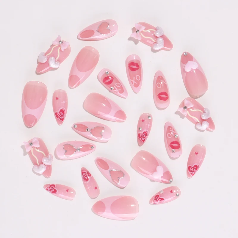 Kunstnagelset mit verspielten Herz- und Lippenmotiven Karnz