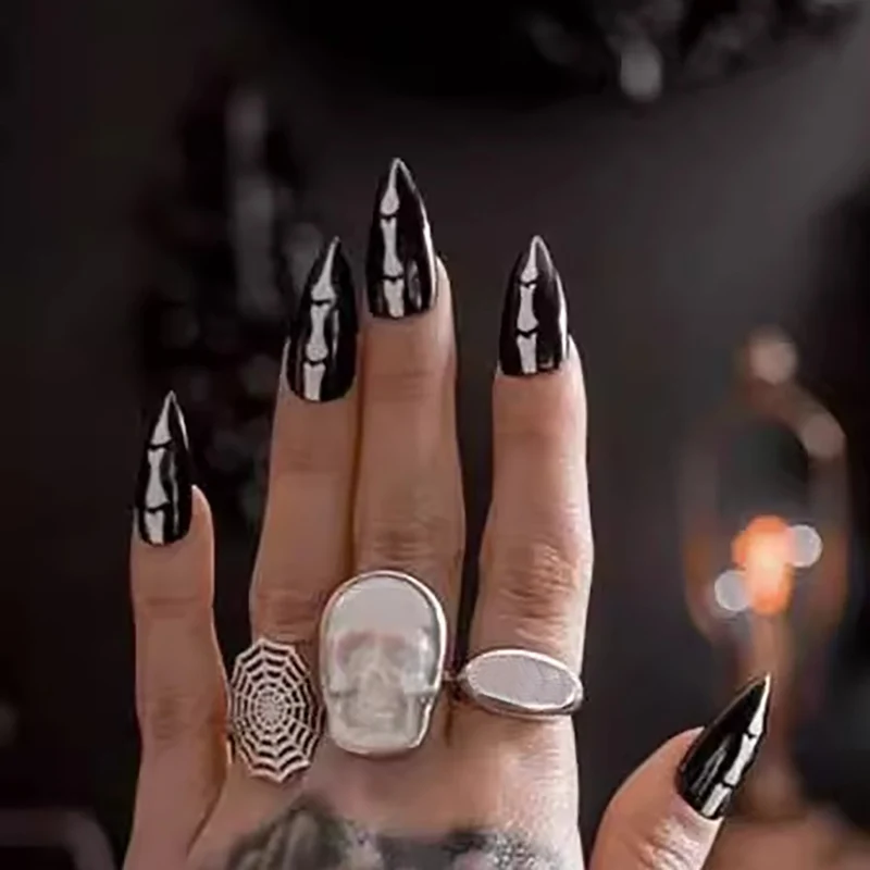 Gothic Skull-Design Stiletto Press-On Nägel Karnz