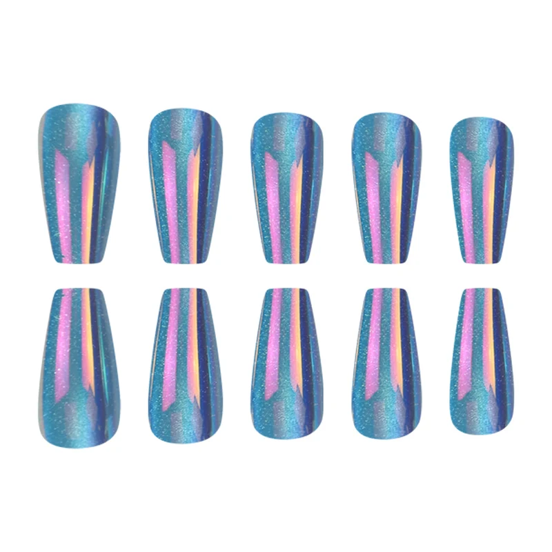 Glänzende Press-On-Nagelerweiterungen mit Glitzerstreifen Karnz