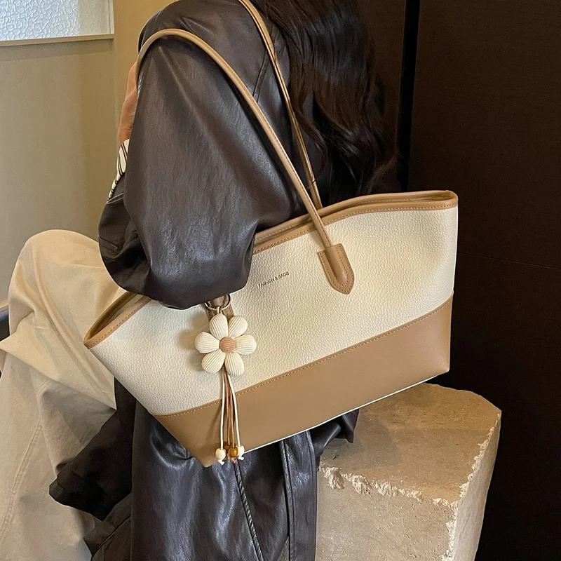 Strukturierte Leder-Tote-Tasche