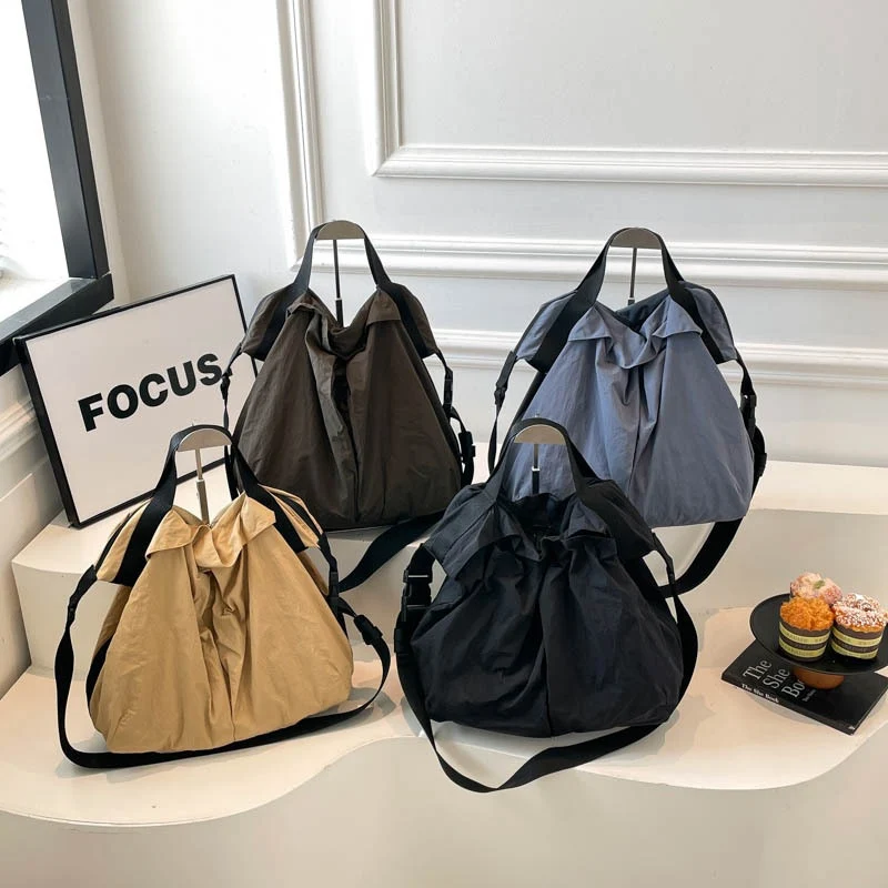 Geräumige Utility Slingtasche