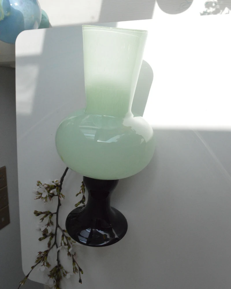 Skulptural Hoher Hals Blasenglas Fußvase Karnz