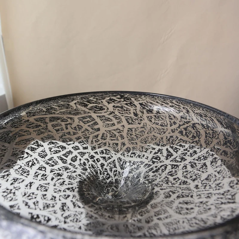 Skulptural Handgefertigte Dekorative Glas Mitte Schüssel Karnz