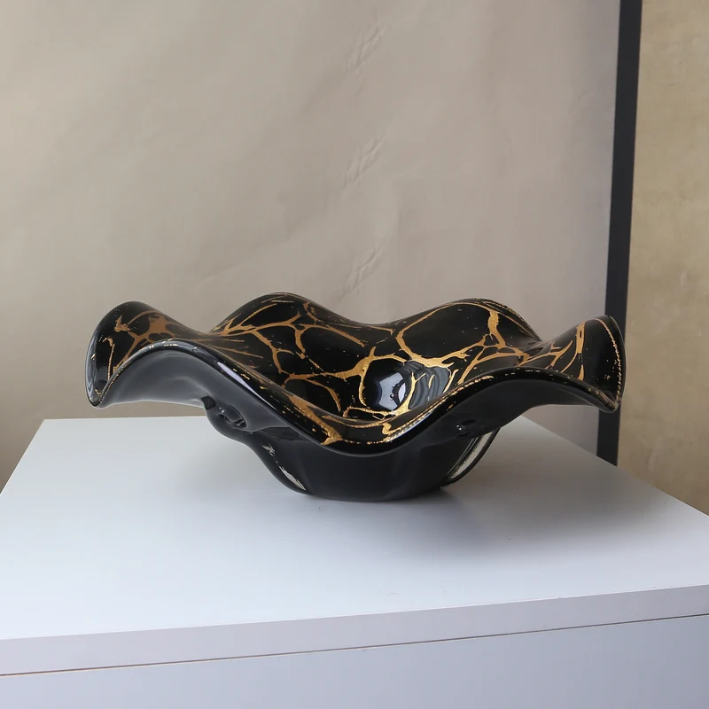 Skulptural Handgefertigte Dekorative Glas Mitte Schüssel Karnz