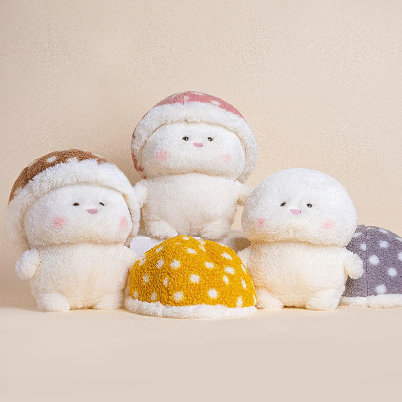 Plüschpilzfreund Sammlerstück mit abnehmbarer Kunstfellmütze und superweichem Körper Karnz