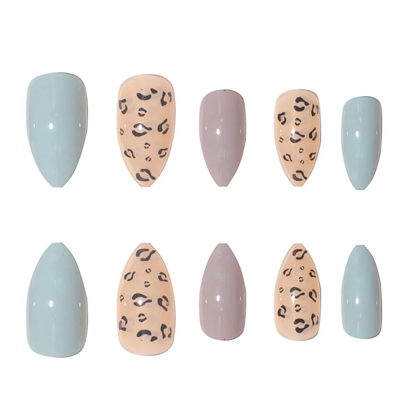 Stylisches Langzeit-Press-On-Nagelset mit abstraktem Leopardenmuster Karnz