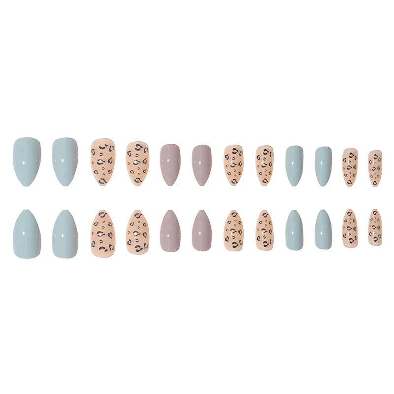 Stylisches Langzeit-Press-On-Nagelset mit abstraktem Leopardenmuster Karnz