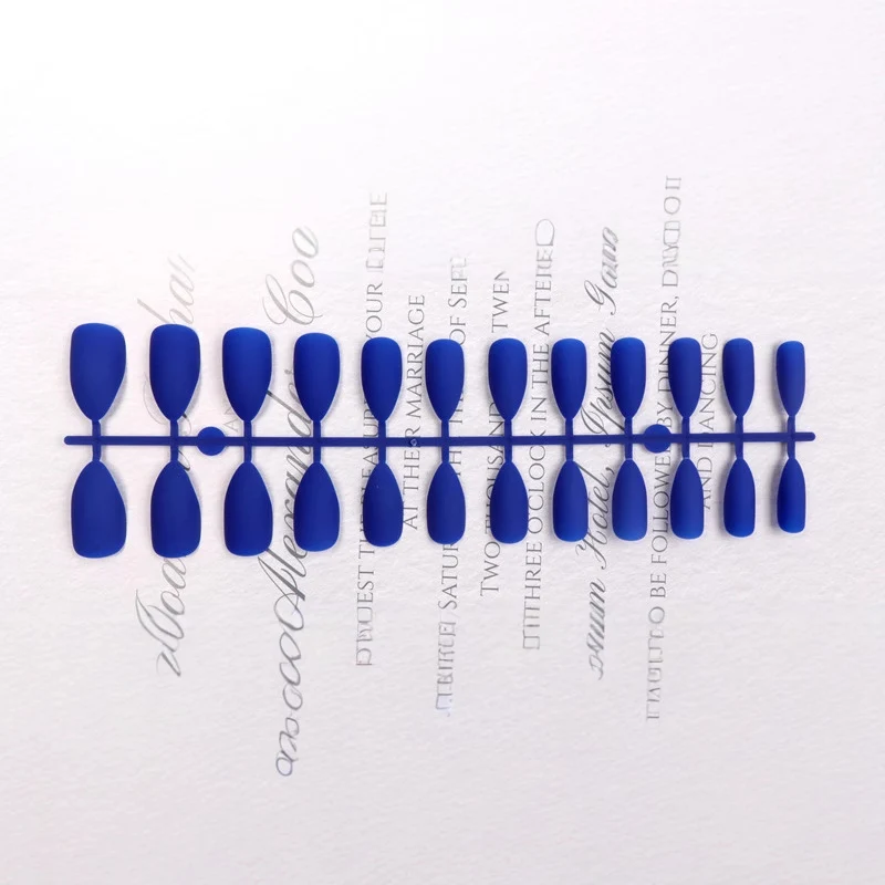 Stiletto Press-On Nail Set Karnz