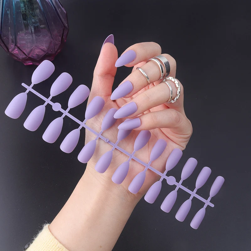 Stiletto Press-On Nail Set Karnz