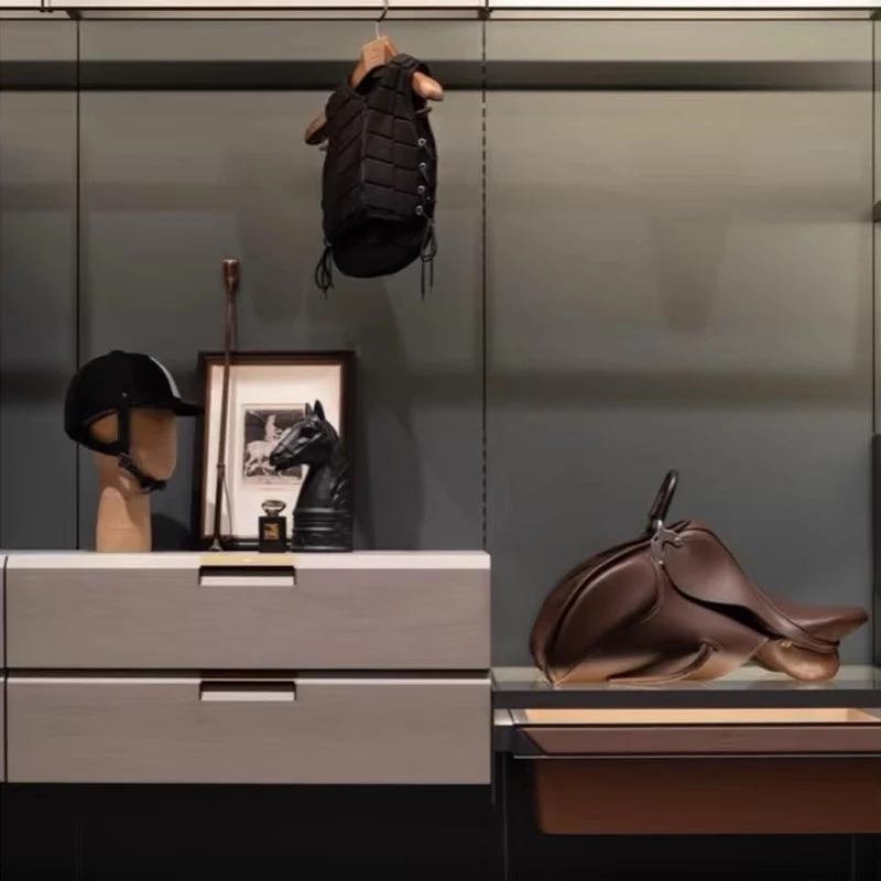 Lustige handgemachte Katzen- und Figurenskulptur